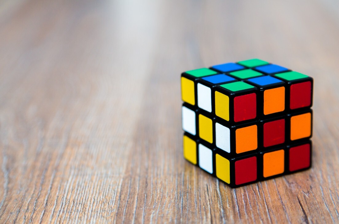 Mengapa Harus Belajar Cfop? Keuntungan Mencapai Waktu Sub-20 Detik